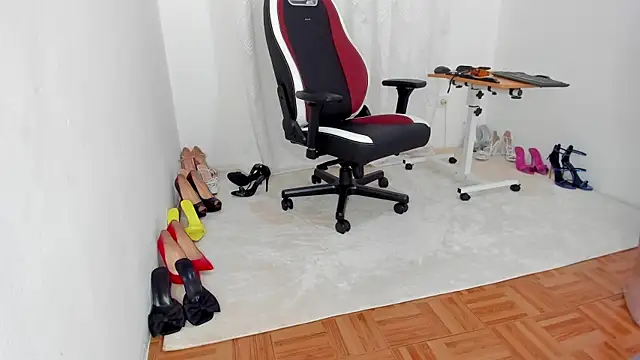 Snapshot of gingirel_ chatting on 03.07.25 gingirel online show from 03.07.25