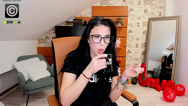 EmillyTaylor online show from 03.13.25