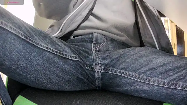 Snapshot of GuidedShipyard chatting on 12.17.24 GuidedShipyard online show from 12.17.24