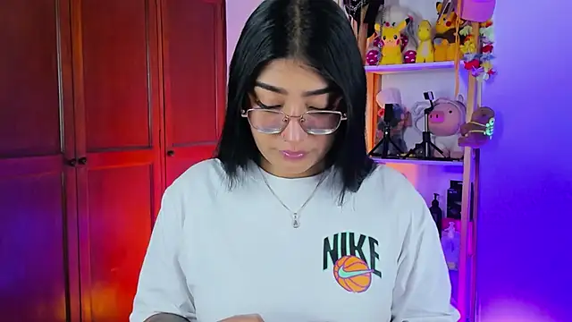 Snapshot of eymy-hadid chatting on 12.22.25 eymy-hadid online show from 12.22.25