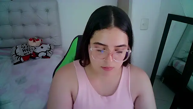 Snapshot of _alicia_z chatting on 12.02.24 alicia z online show from 12.02.24