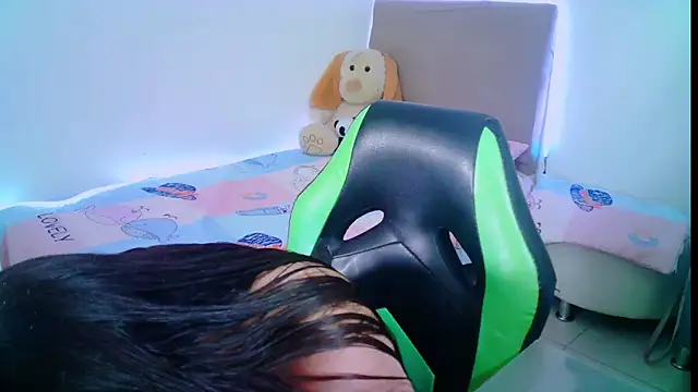 Snapshot of _alicia_z chatting on 02.01.25 alicia z online show from 02.01.25