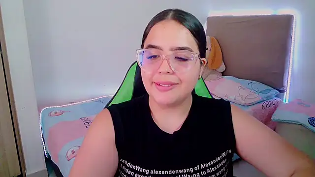 Snapshot of _alicia_z chatting on 02.06.25 alicia z online show from 02.06.25