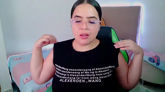 Snapshot of _alicia_z chatting on 02.07.25 alicia z online show from 02.07.25