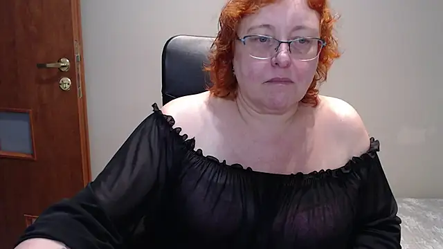 Snapshot of JoannaAndNeighbour chatting on 01.14.25 JoannaAndNeighbour online show from 01.14.25