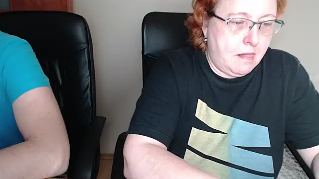 Snapshot of JoannaAndNeighbour chatting on 02.17.25 JoannaAndNeighbour online show from 02.17.25