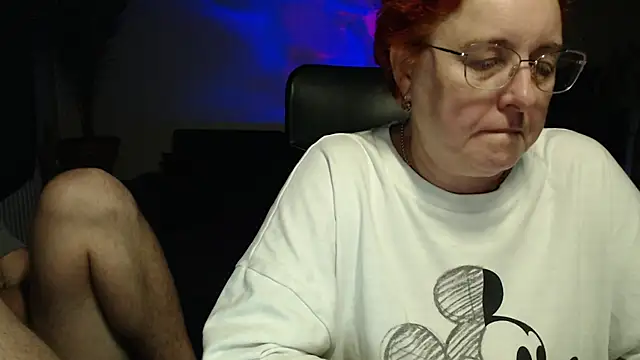 Snapshot of JoannaAndNeighbour chatting on 10.22.25 JoannaAndNeighbour online show from 10.22.25