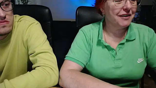 Snapshot of JoannaAndNeighbour chatting on 11.06.25 JoannaAndNeighbour online show from 11.06.25