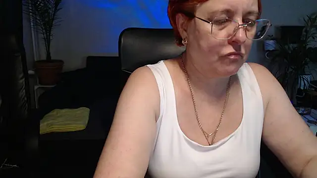 Snapshot of JoannaAndNeighbour chatting on 11.09.25 JoannaAndNeighbour online show from 11.09.25