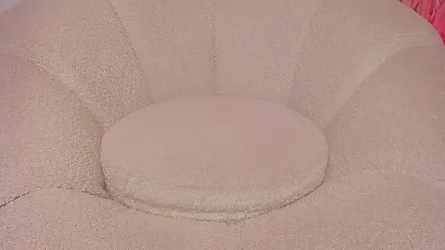 Snapshot of whiite_snow chatting on 12.12.24 whiite snow online show from 12.12.24