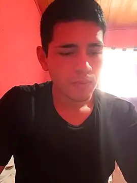 Snapshot of ynose2 chatting on 10.03.25 ynose2 online show from 10.03.25