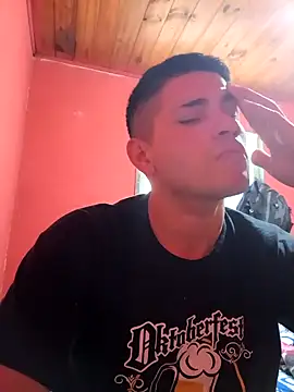 Snapshot of ynose2 chatting on 10.26.25 ynose2 online show from 10.26.25