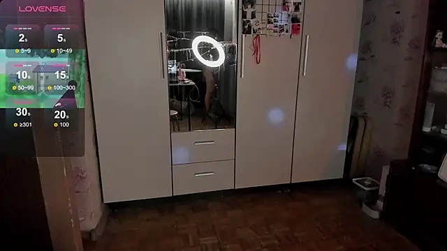 t0riayun0 online show from 11.29.25