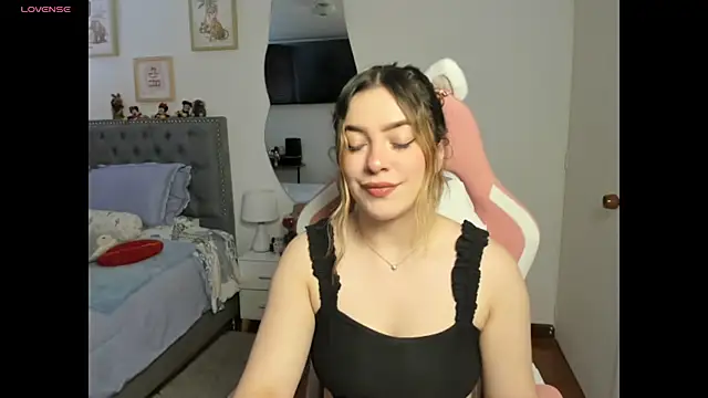 Snapshot of samysweet_8 chatting on 12.10.24 samysweet 8 online show from 12.10.24