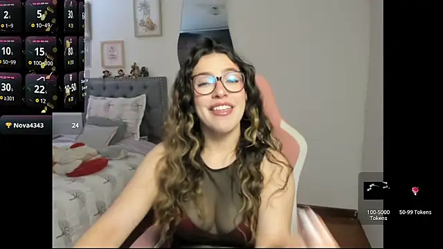 Snapshot of samysweet_8 chatting on 11.11.25 samysweet 8 online show from 11.11.25