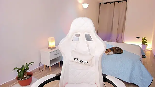 Snapshot of carleee_winter chatting on 11.27.25 carleee winter online show from 11.27.25