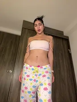 Snapshot of Sarasanders_4 chatting on 01.06.25 Sarasanders 4 online show from 01.06.25