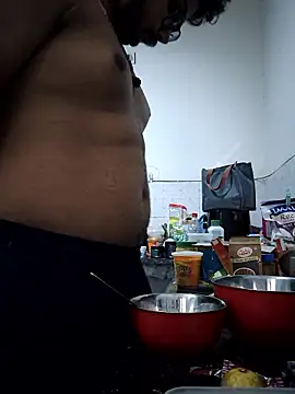 Snapshot of thebrownboi01 chatting on 11.13.25 thebrownboi01 online show from 11.13.25