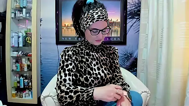 Snapshot of Mature4you44 chatting on 03.23.25 Mature4you44 online show from 03.23.25