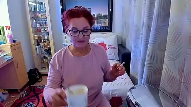 Snapshot of Mature4you44 chatting on 09.10.25 Mature4you44 online show from 09.10.25