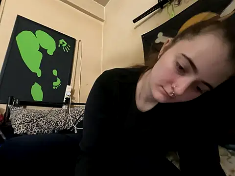 Snapshot of Snowbunnycake_131 chatting on 09.09.25 Snowbunnycake 131 online show from 09.09.25