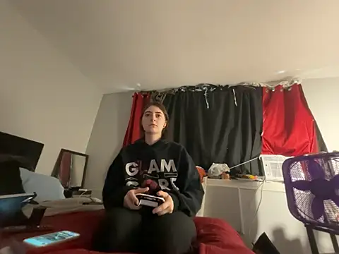 Snowbunnycake 131 online show from 04.28.26