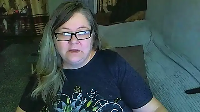 Snapshot of sex2 chatting on 05.19.26 sex2 online show from 05.19.26