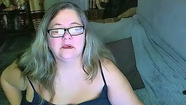 Snapshot of sex2 chatting on 05.21.26 sex2 online show from 05.21.26