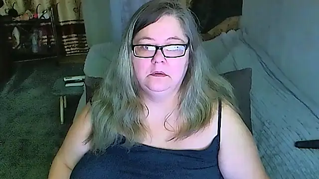 Snapshot of sex2 chatting on 05.25.26 sex2 online show from 05.25.26