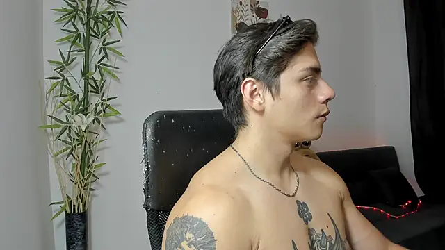 Giordano Russo online show from 01.12.25