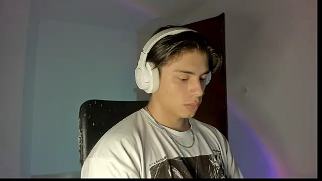 Giordano Russo online show from 10.16.25