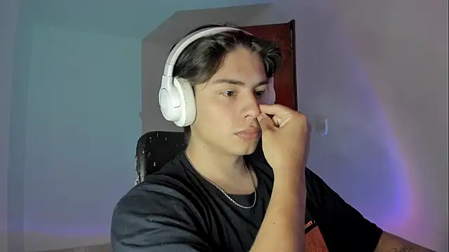 Giordano Russo online show from 10.24.25