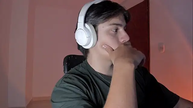 Giordano Russo online show from 11.18.25