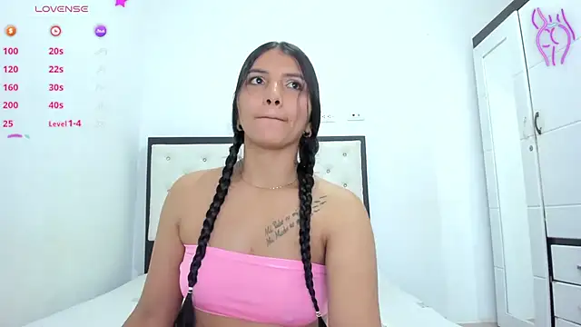 Snapshot of CuteLatinaxx chatting on 09.21.25 CuteLatinaxx online show from 09.21.25