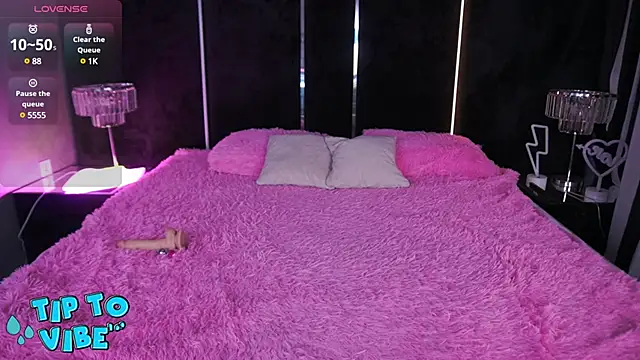 CassandraGood online show from 01.10.25