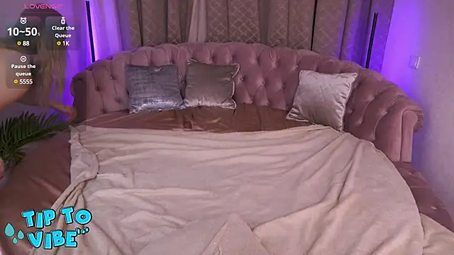 CassandraGood online show from 03.09.25