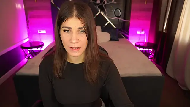 CassandraGood online show from 11.14.25