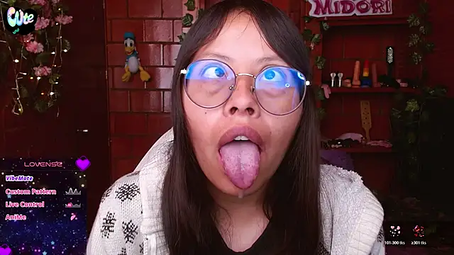 MidoriQuiinn online show from 11.12.25