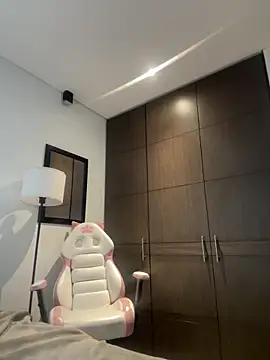 oriana zoeee online show from 12.16.24