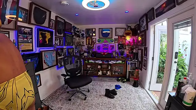 Briefs bud online show from 09.13.25