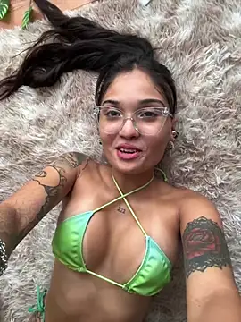 Snapshot of LunaXuan chatting on 01.25.25 LunaXuan online show from 01.25.25