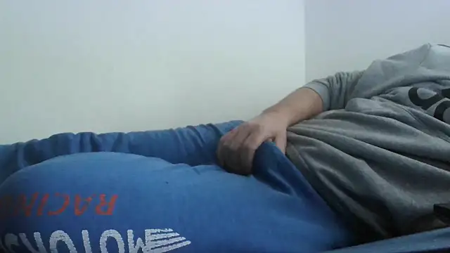 Snapshot of ScalicHat69 chatting on 12.16.25 ScalicHat69 online show from 12.16.25