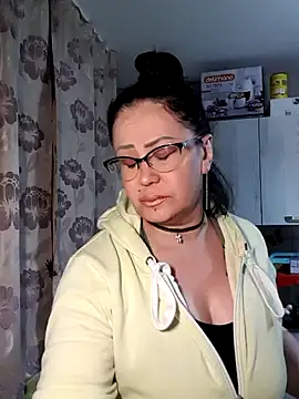 x  KHALEESI  x online show from 02.10.25