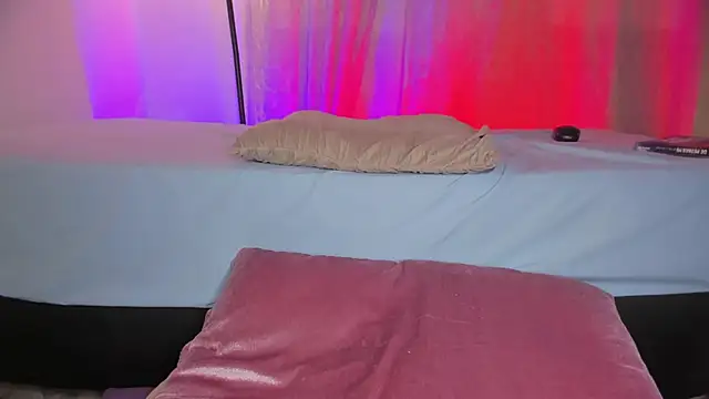 Snapshot of hot_booty_ chatting on 03.18.25 hot booty online show from 03.18.25