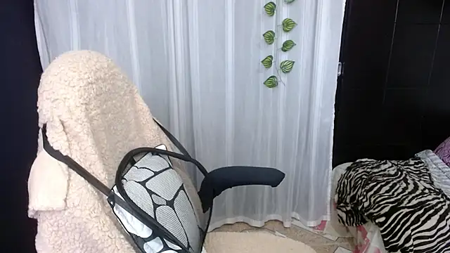 Snapshot of Sonialorens_ chatting on 01.16.25 Sonialorens online show from 01.16.25