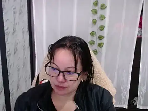 Snapshot of Sonialorens_ chatting on 02.25.25 Sonialorens online show from 02.25.25