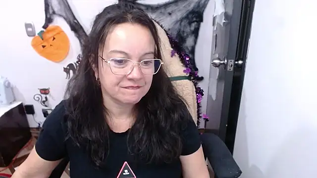 Snapshot of Sonialorens_ chatting on 11.02.25 Sonialorens online show from 11.02.25