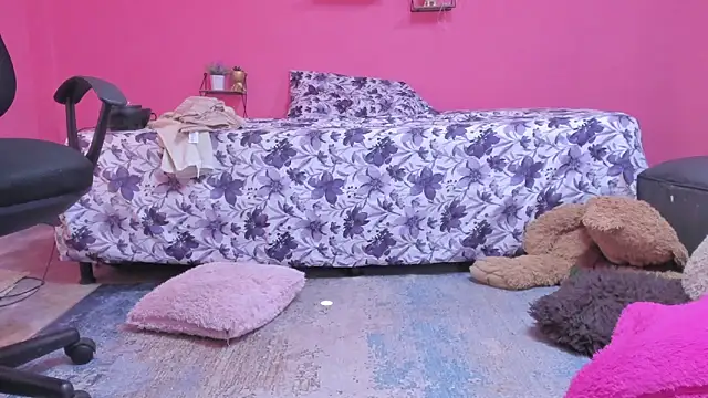 Snapshot of Emma_lean chatting on 12.09.24 Emma lean online show from 12.09.24