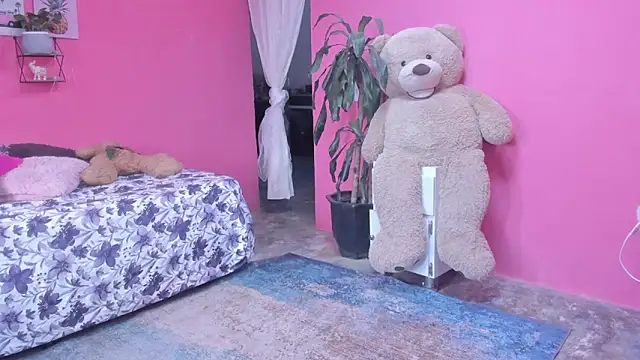 Snapshot of Emma_lean chatting on 12.10.24 Emma lean online show from 12.10.24