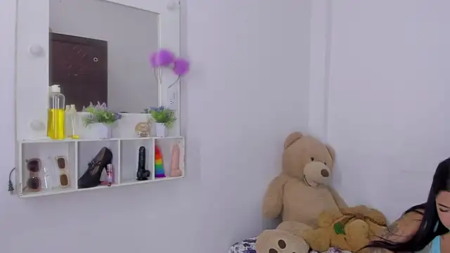 Snapshot of Emma_lean chatting on 10.17.25 Emma lean online show from 10.17.25